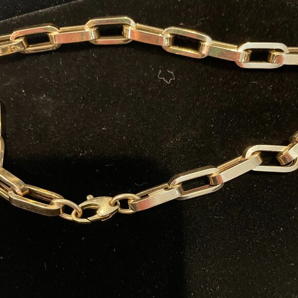 Hollow Paperclip Gold Chain - Picture 2 of 3